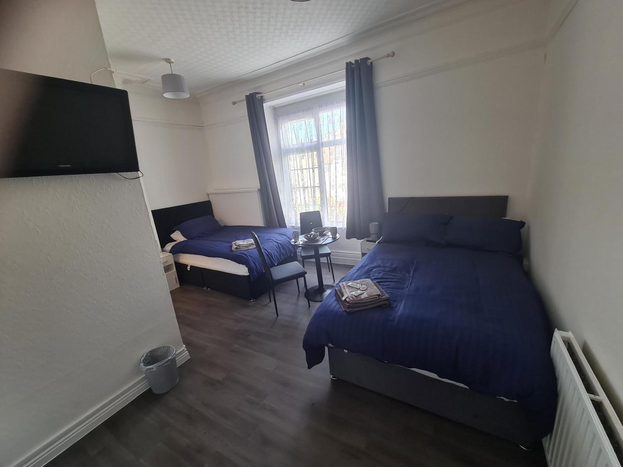 Tredegar Arms Budget Guesthouse For Walkers/Cyclists/Contractors/Traveler Merthyr Tydfil Exterior foto